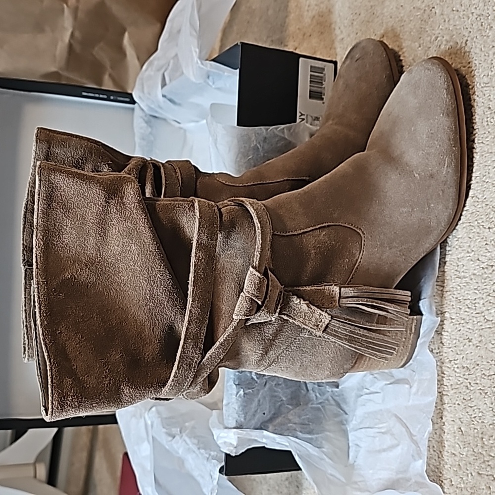 Tahari Johnny boots